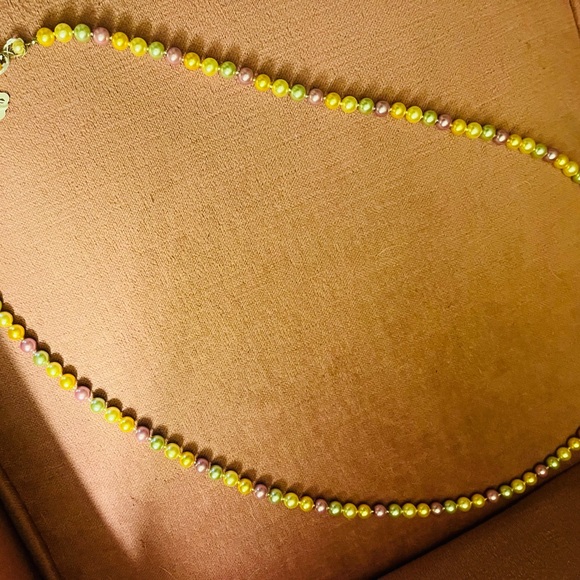 elegant Long strand 48 inch multi color 10mm shell pearl necklace NWT - Picture 10 of 12
